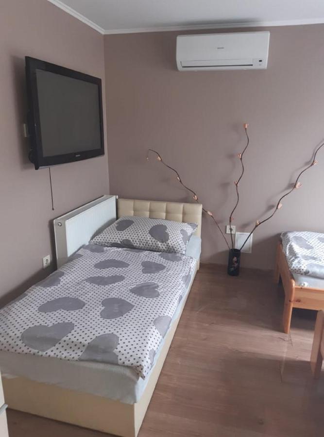 Farao Vendeghaz Hotel Zalaegerszeg Ngoại thất bức ảnh