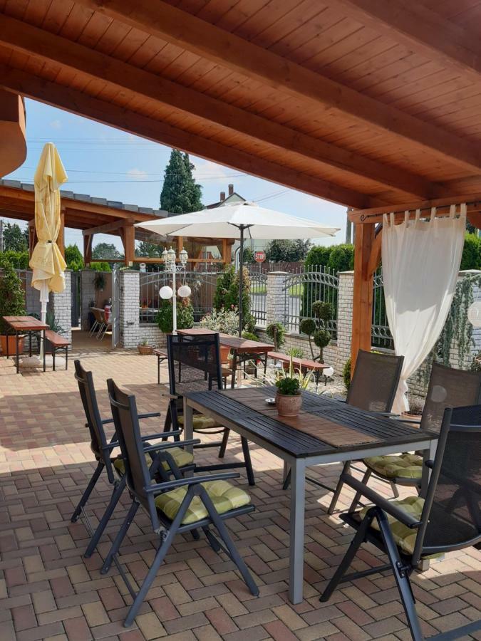 Farao Vendeghaz Hotel Zalaegerszeg Ngoại thất bức ảnh